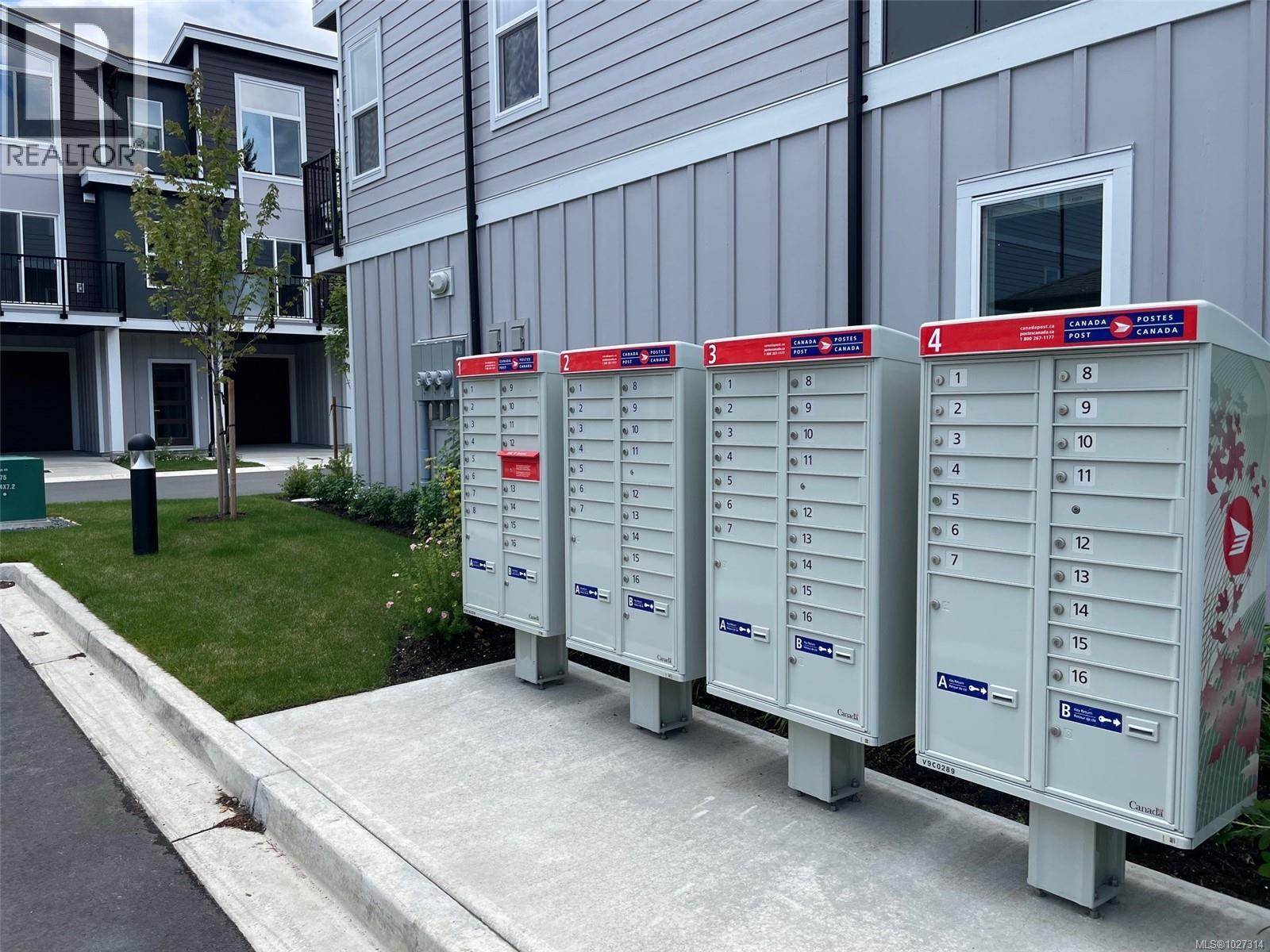  1203 Arcadiawood Court, Langford