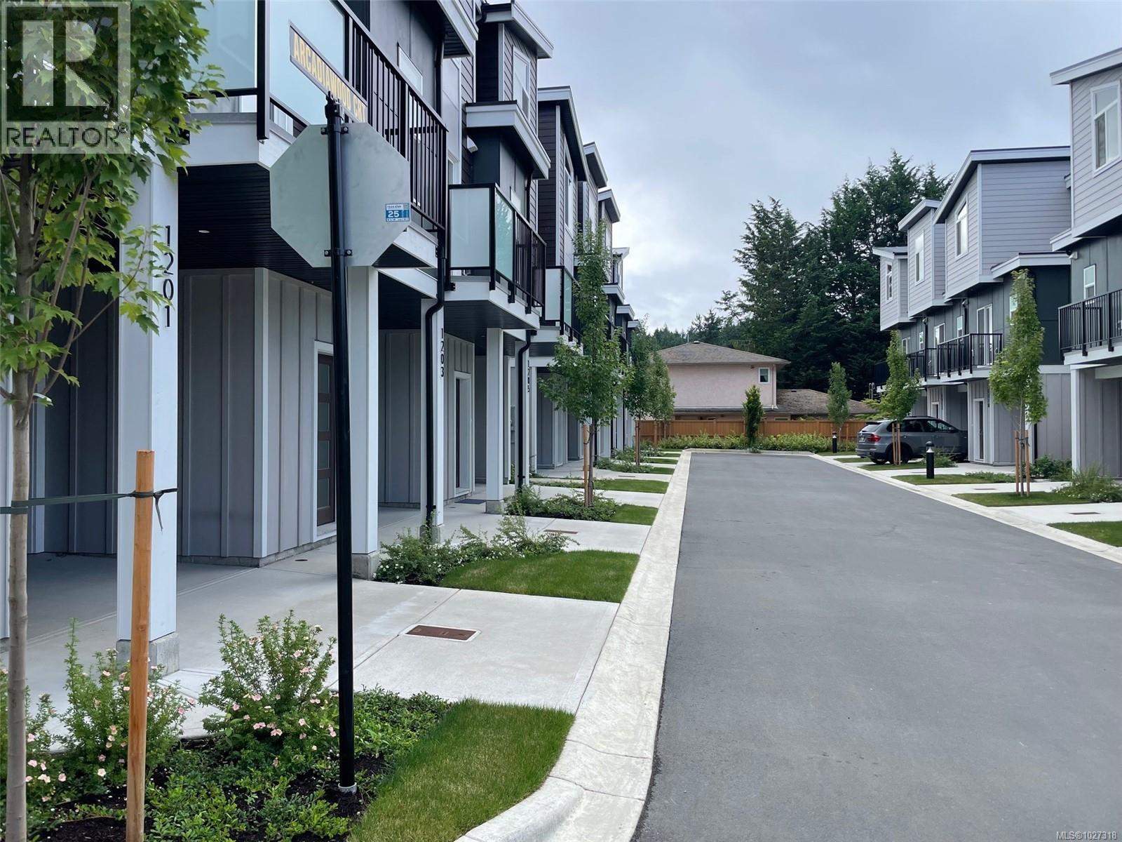  1067 Arcadiawood Lane, Langford