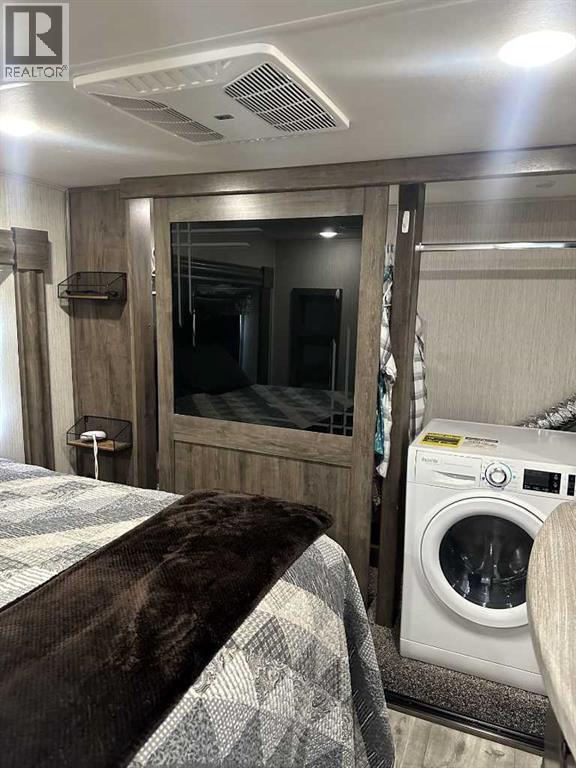 25054 South Pine Lake Road, Rural Red Deer County