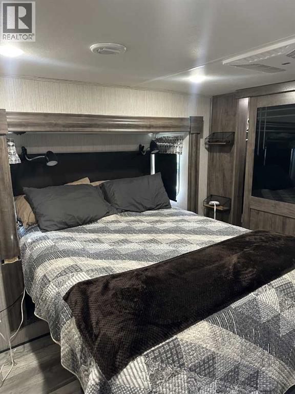 25054 South Pine Lake Road, Rural Red Deer County