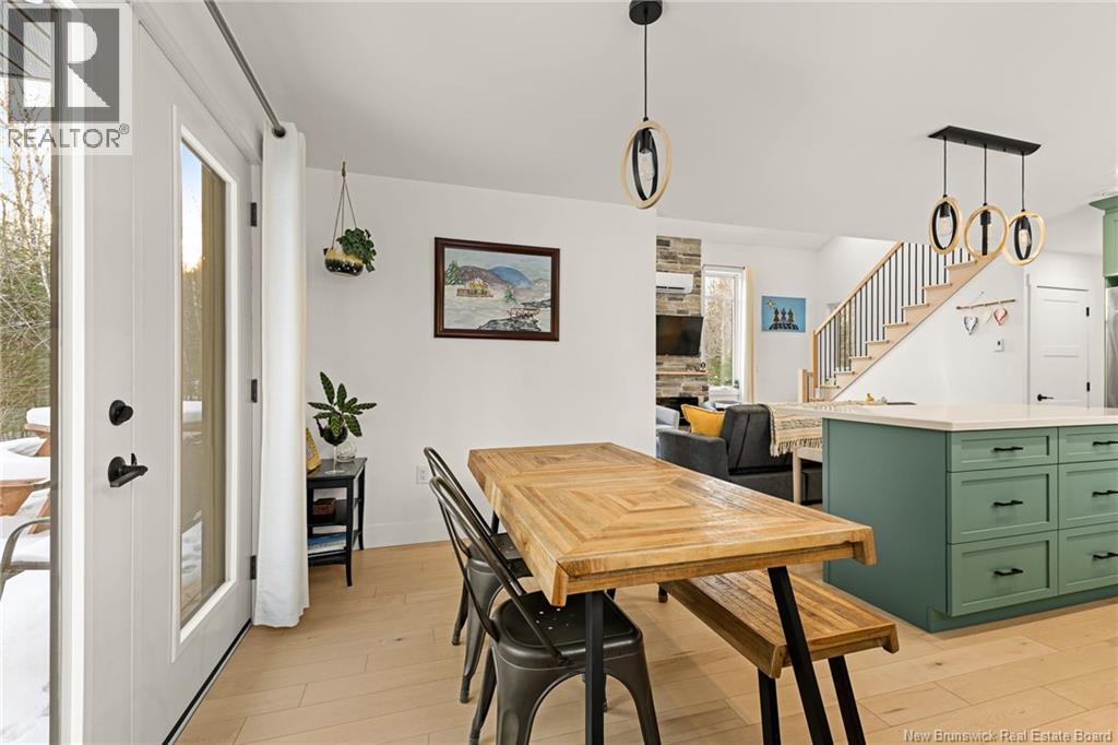 368 KAY ROAD - 18
