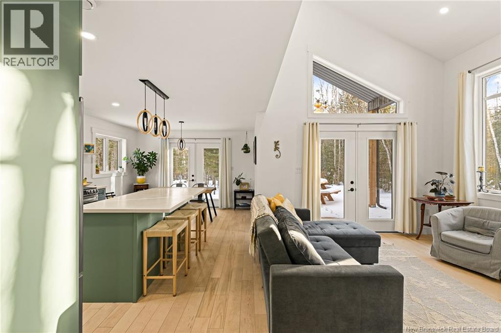 368 KAY ROAD - 11