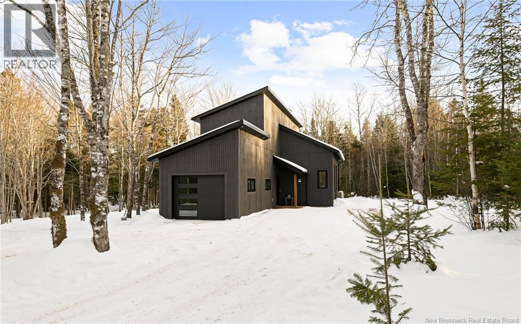 368 KAY ROAD - 38