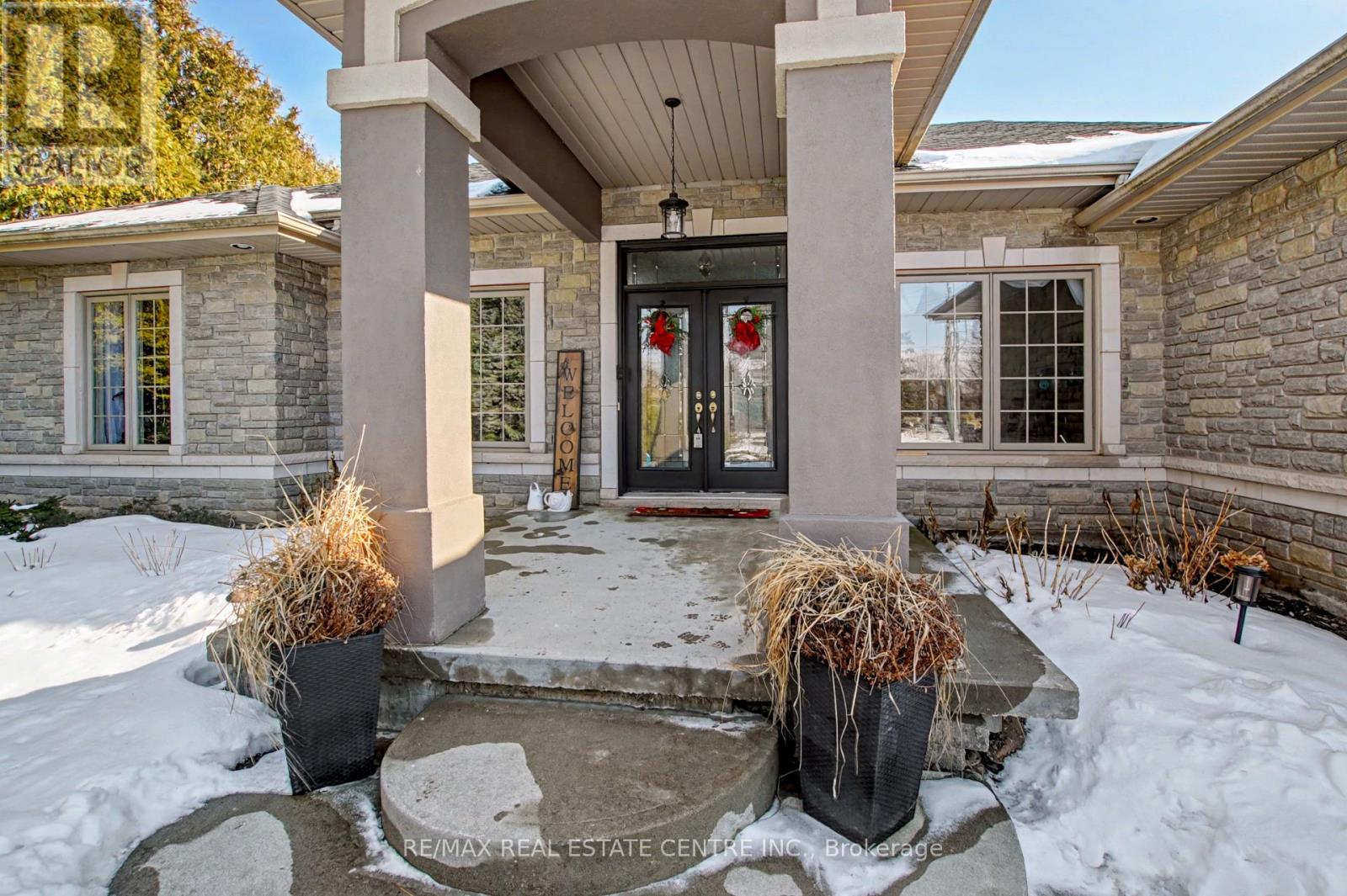 2 IRONGATE DRIVE - Photo 2 of 42, Brant (Paris), Ontario