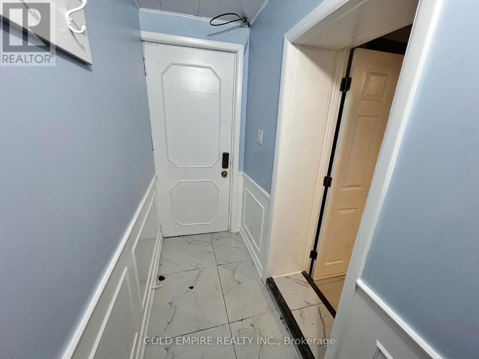 LOWER - 1532 WESTERN ROAD