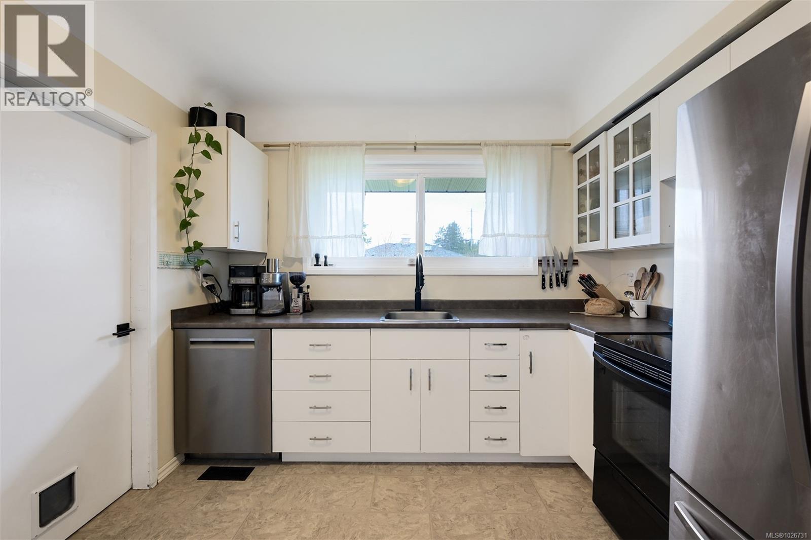  1680 Sheridan Avenue, Saanich