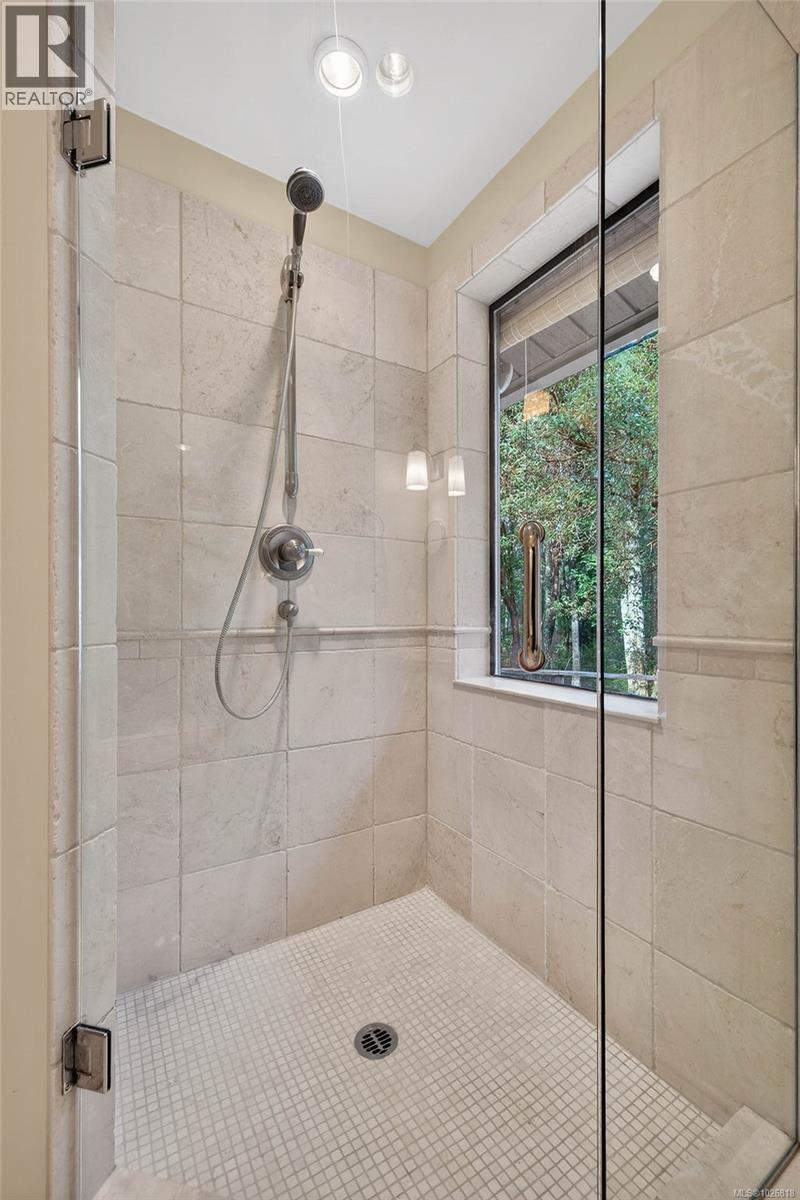  274 Trincomali Heights, Salt Spring