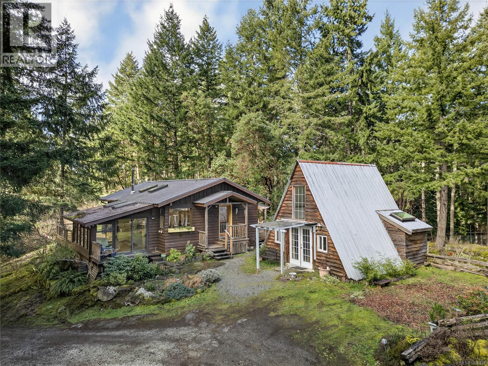 274 Trincomali Hts - Photo 3 of 35, Salt Spring, British Columbia