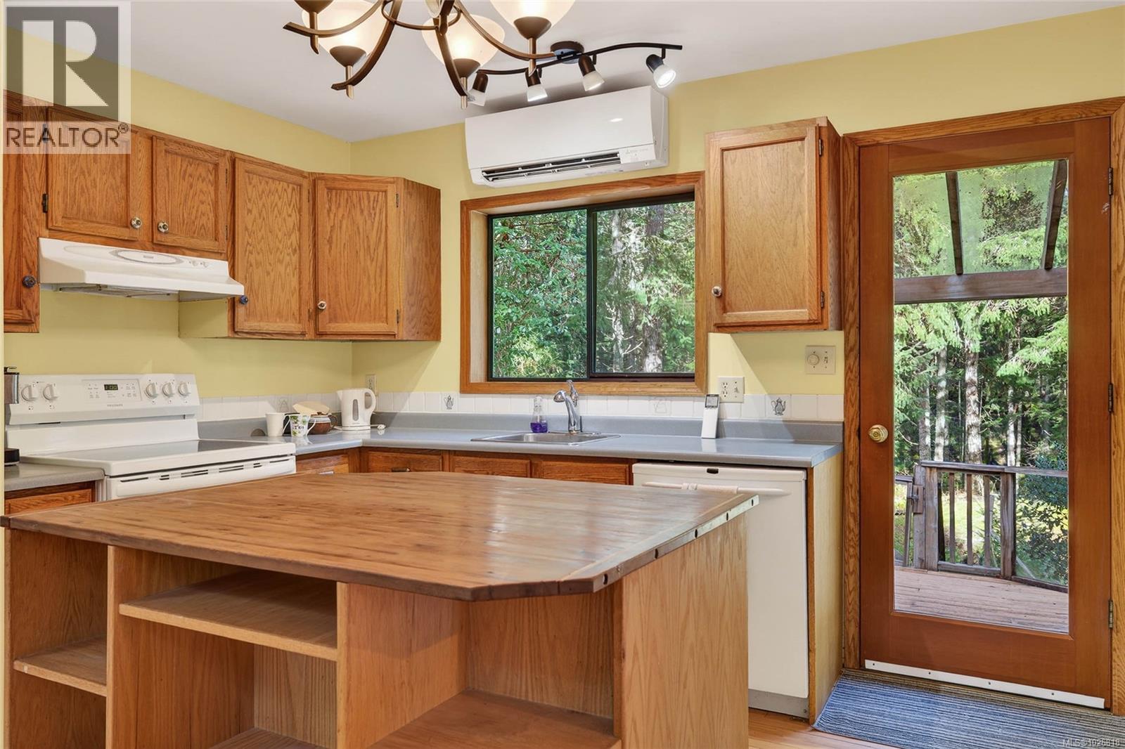  274 Trincomali Heights, Salt Spring