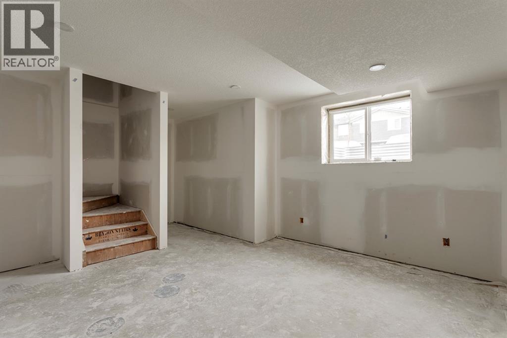 525 River Heights Drive, Cochrane