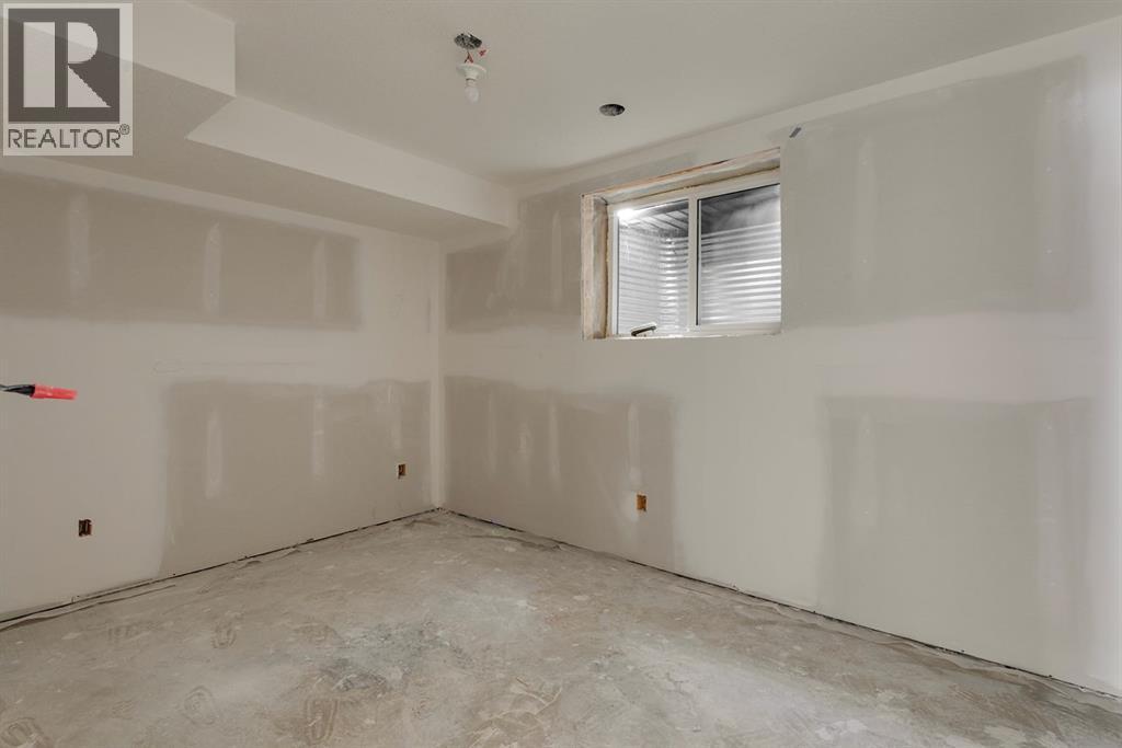 525 River Heights Drive, Cochrane