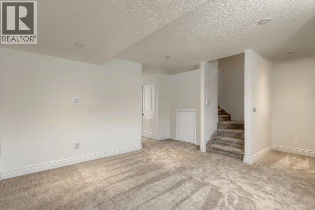 525 River Heights Drive, Cochrane