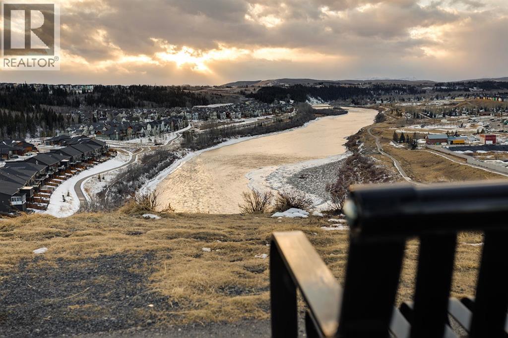 525 River Heights Drive, Cochrane