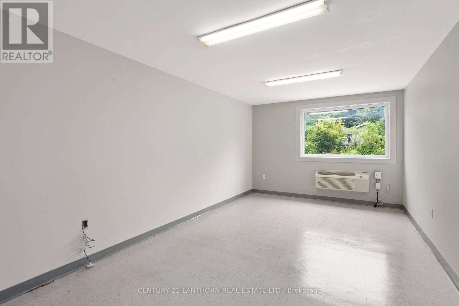 112 - 35 BRIDGE STREET