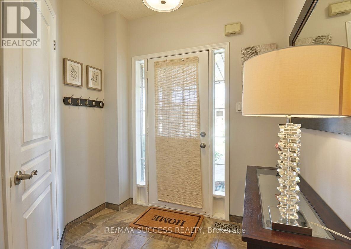 5854 DELLE DONNE DRIVE - Photo 2 of 10, Mississauga (Churchill Meadows), Ontario