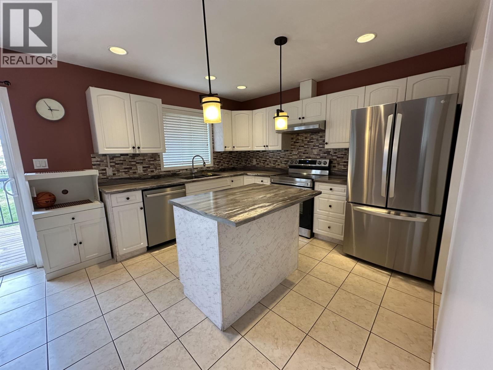 8413 87 STREET - 12
