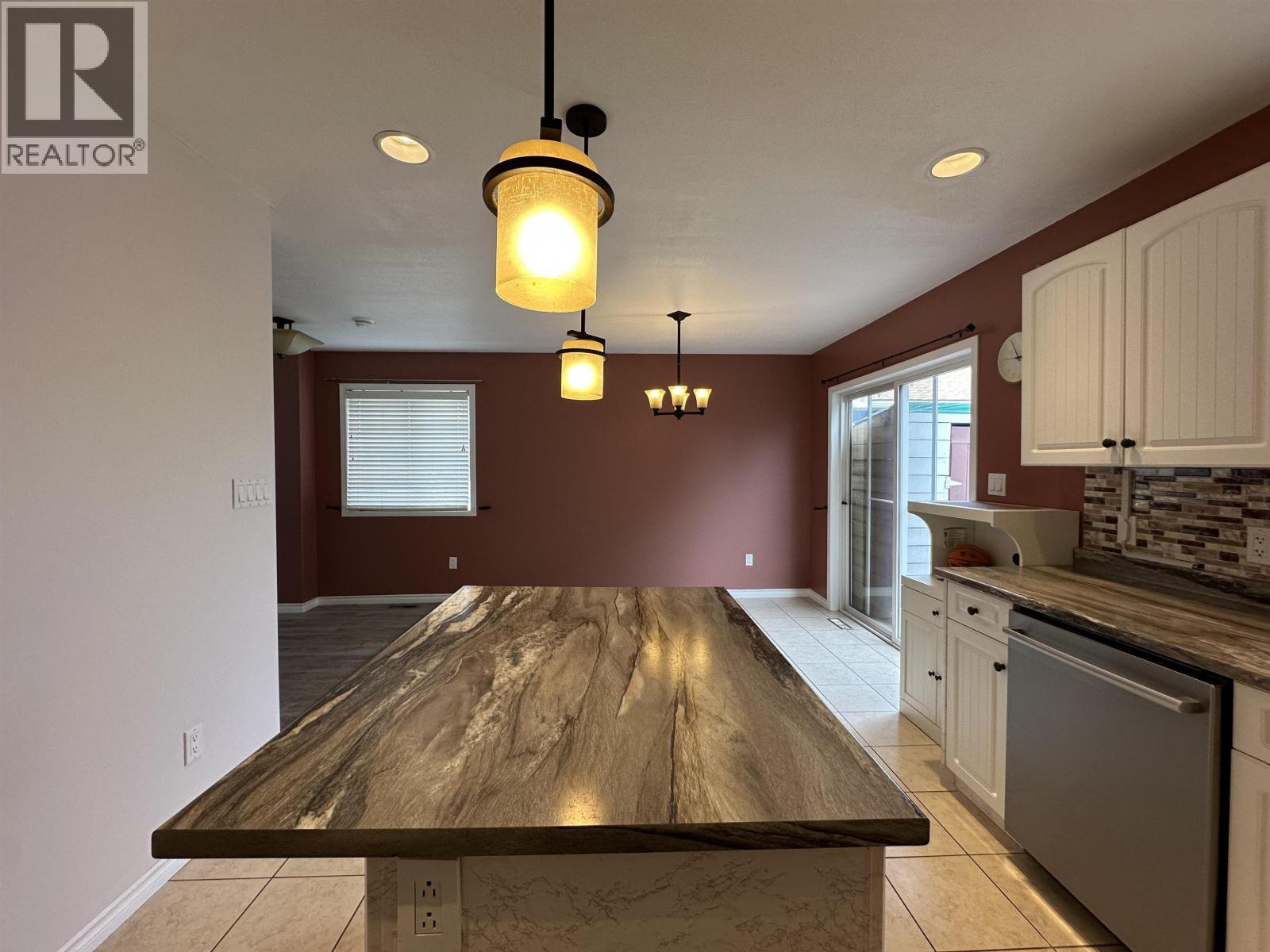8413 87 STREET - 13