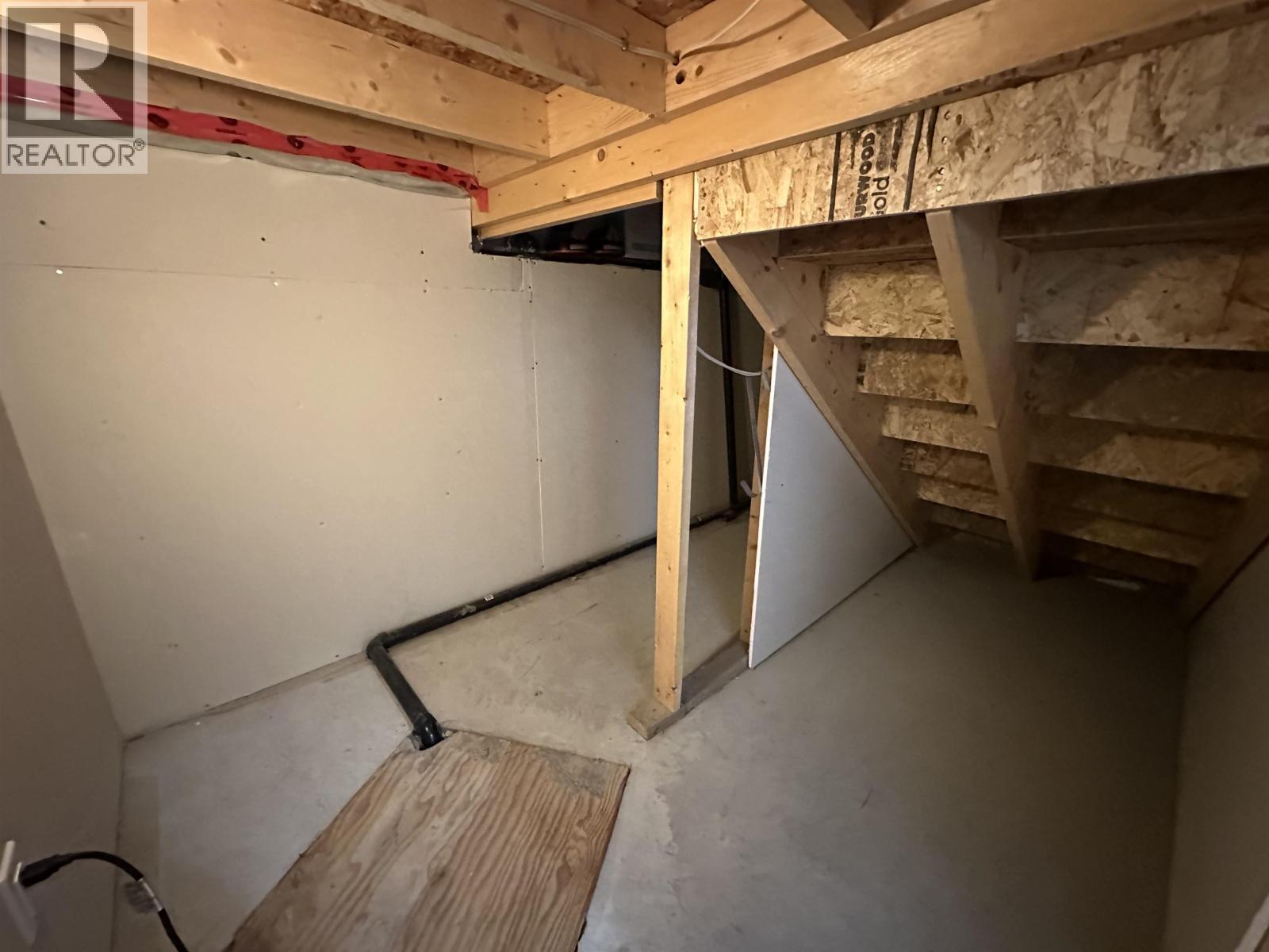 8413 87 STREET - 27