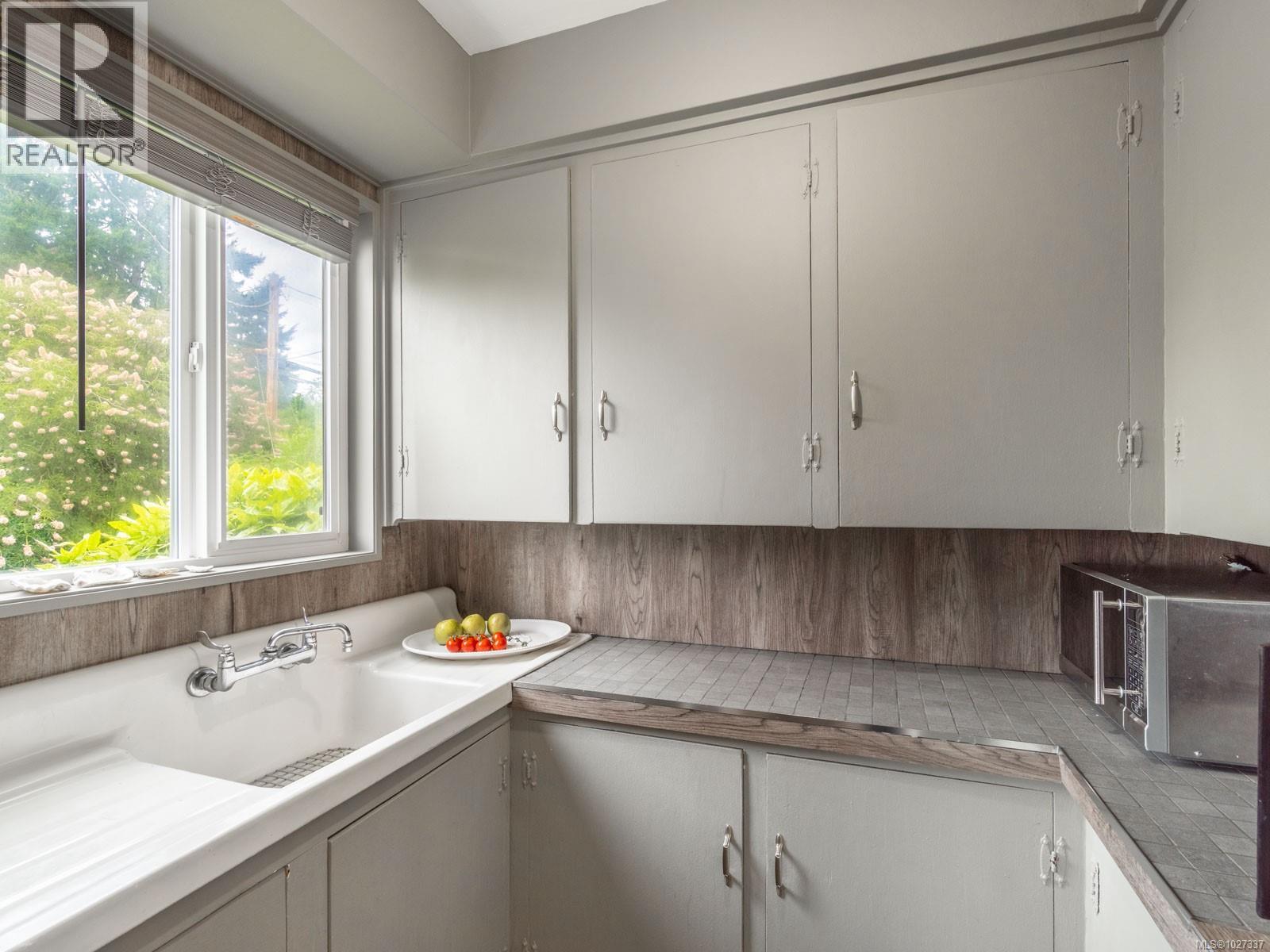 7261 LANTZVILLE RD - 7