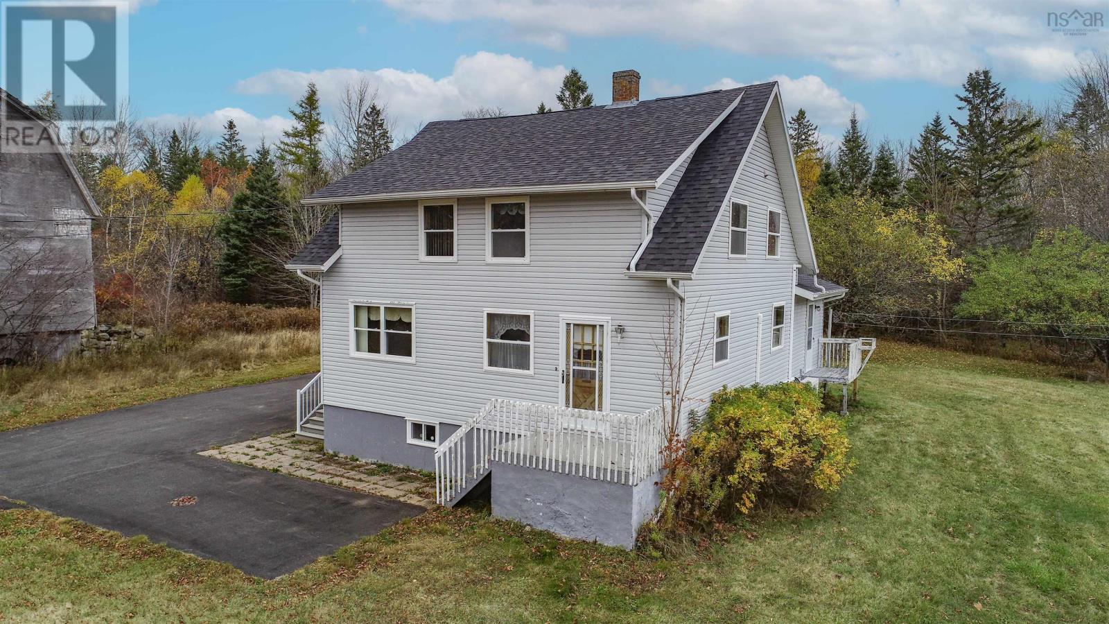 Property 3 of 49 of 4022 Aylesford Rd