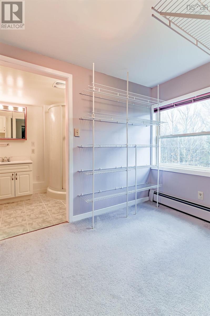 Property 32 of 49 of 4022 Aylesford Rd