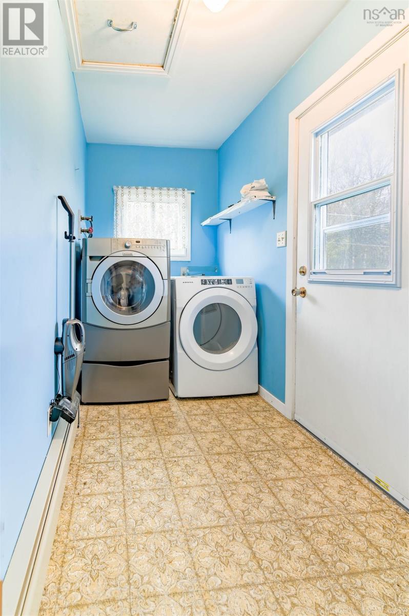 Property 27 of 49 of 4022 Aylesford Rd