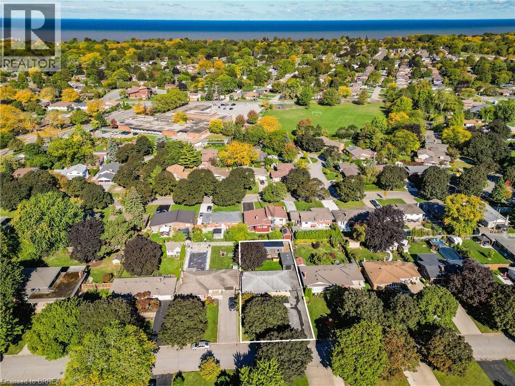 17 PRESTON Drive - Photo 3 of 49, St. Catharines, Ontario