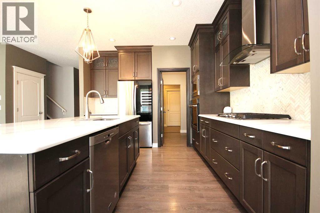 Single Family House for Sale in  Evansglen Drive NW Evanston Calgary 