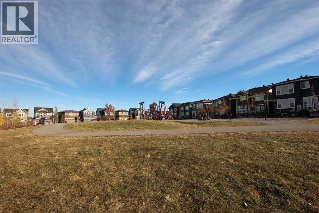 Single Family House for Sale in  Evansglen Drive NW Evanston Calgary 