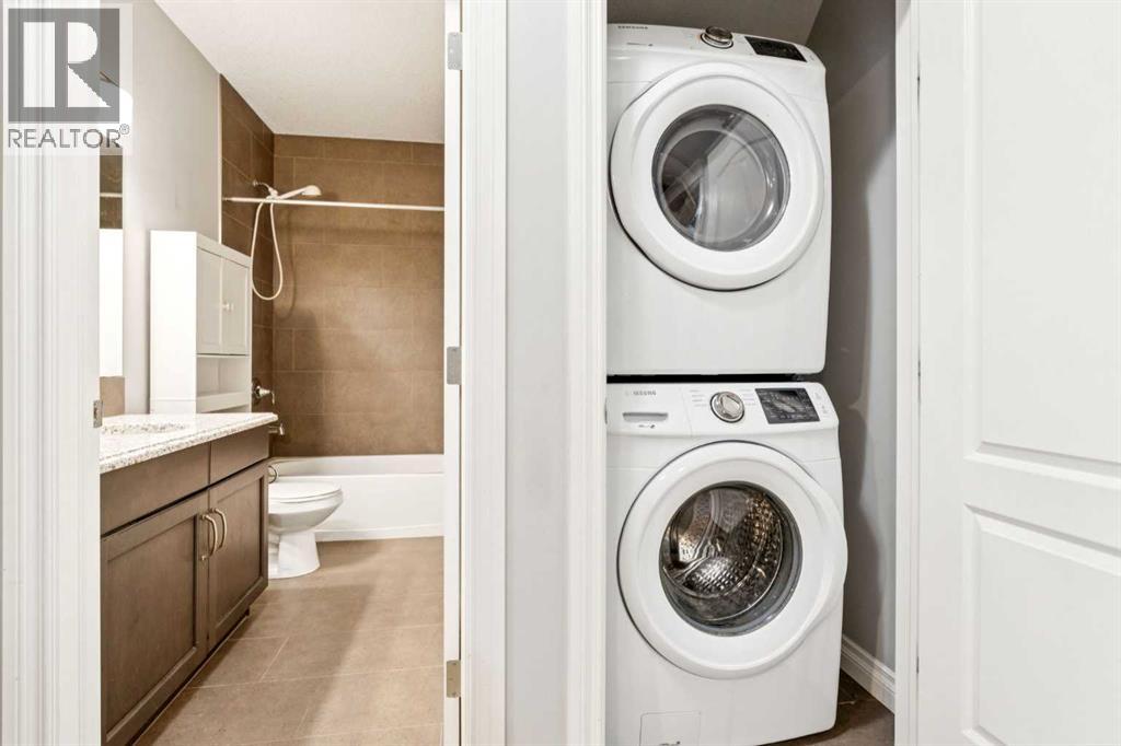 Single Family House for Sale in  Evansglen Drive NW Evanston Calgary 