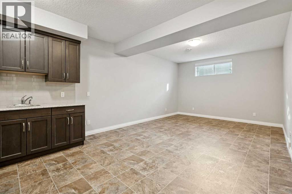 Single Family House for Sale in  Evansglen Drive NW Evanston Calgary 