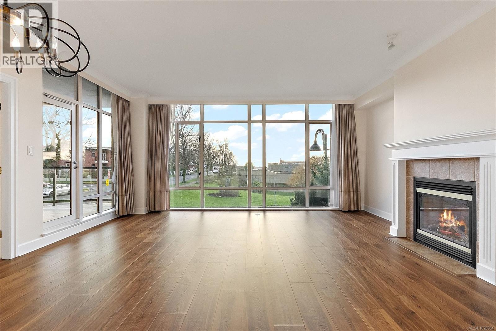 330 21 Dallas Road, Victoria