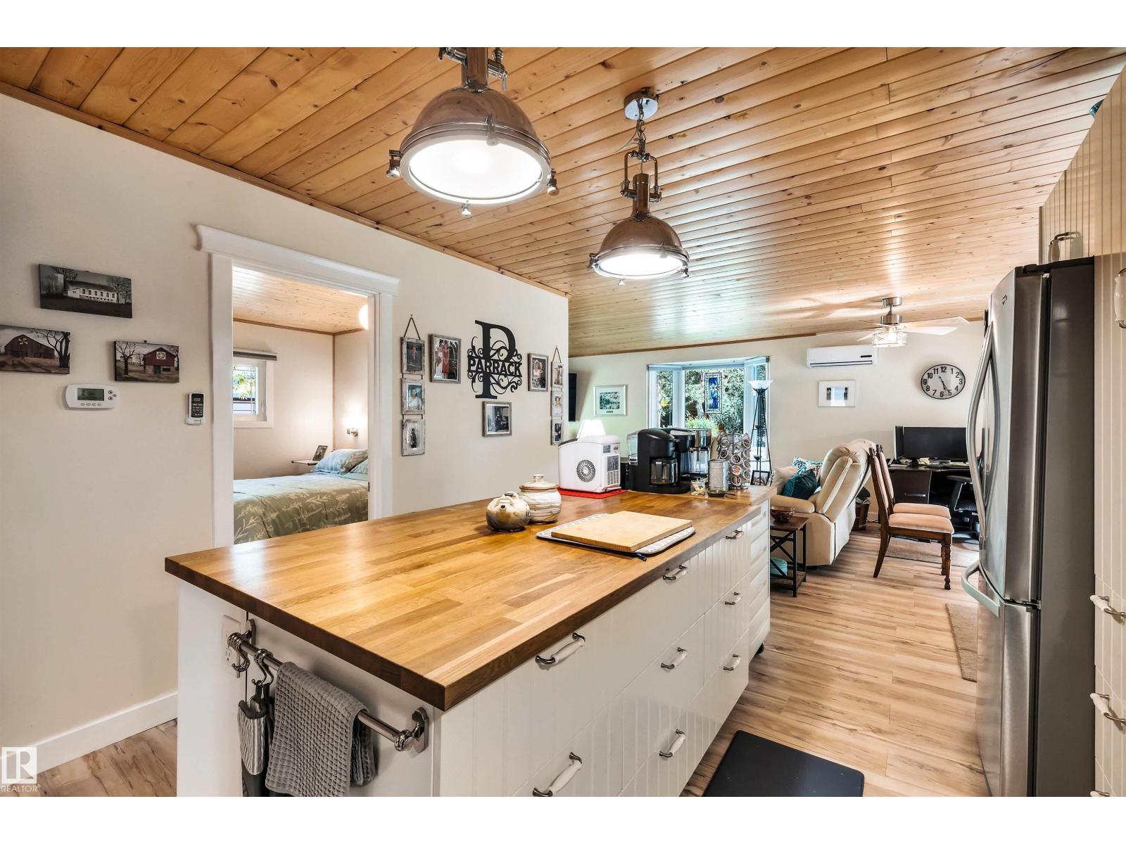 
          605 6St. Ross Haven
            <br/>
            <span>Rural Lac Ste. Anne County</span>
            , 
            <span>AB</span>
             <span>T0E1A0</span>
         - Photo 14