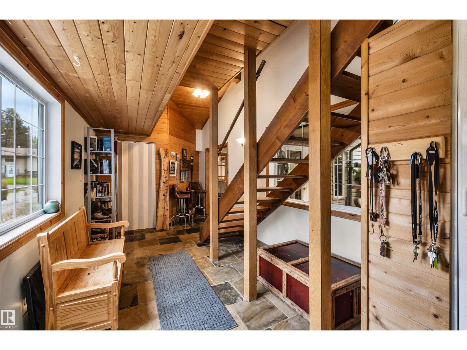 605 6St. Ross Haven - 13