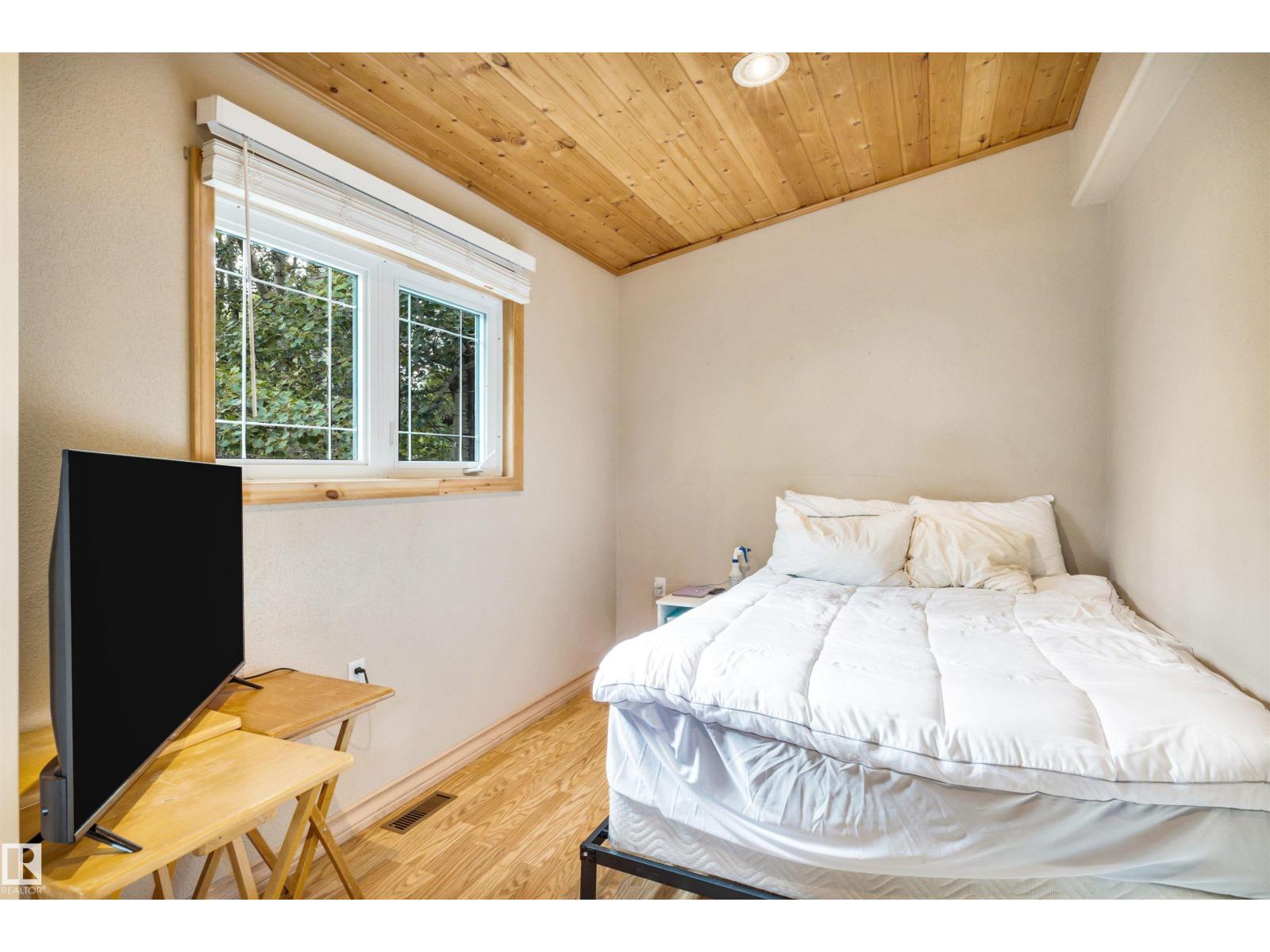 
          605 6St. Ross Haven
            <br/>
            <span>Rural Lac Ste. Anne County</span>
            , 
            <span>AB</span>
             <span>T0E1A0</span>
         - Photo 13