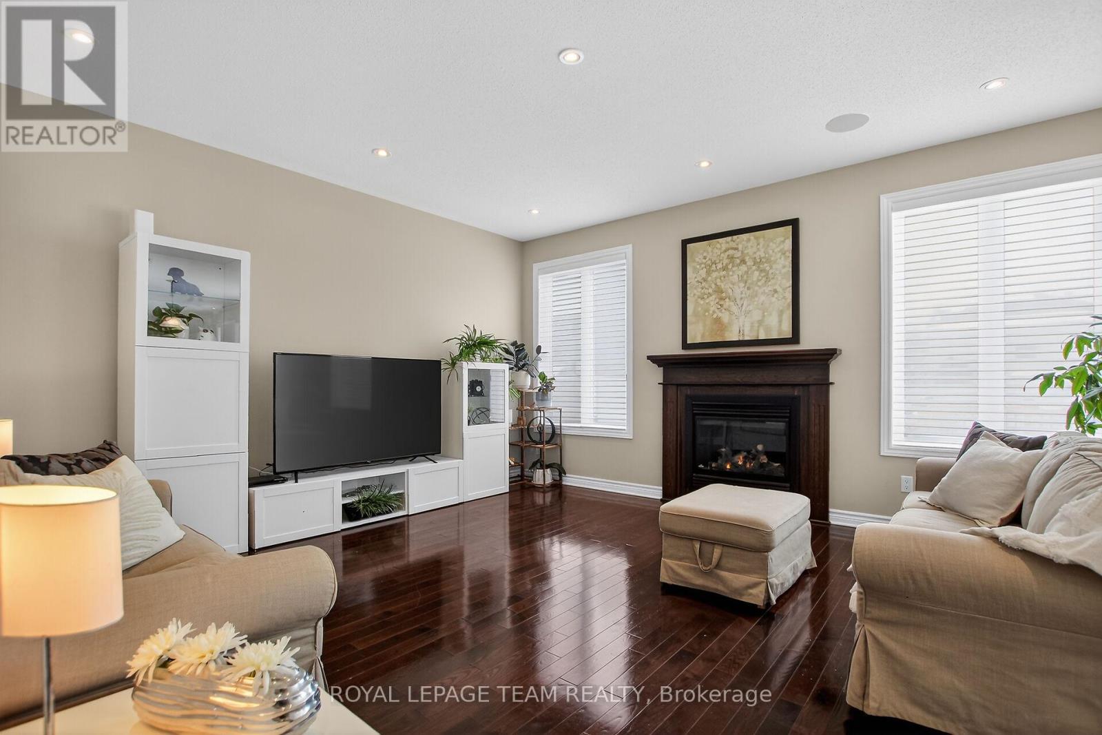379 LANGRELL CRESCENT - 11