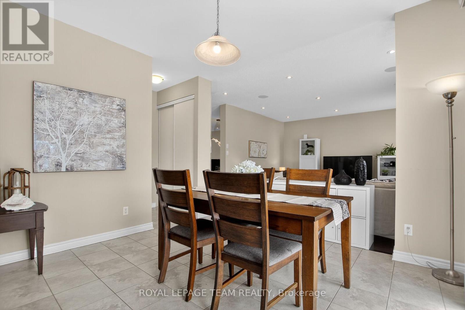 379 LANGRELL CRESCENT - 18