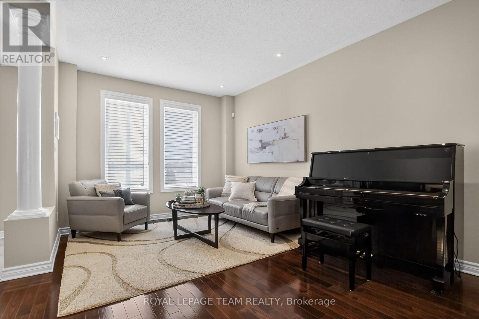 379 LANGRELL CRESCENT - 5