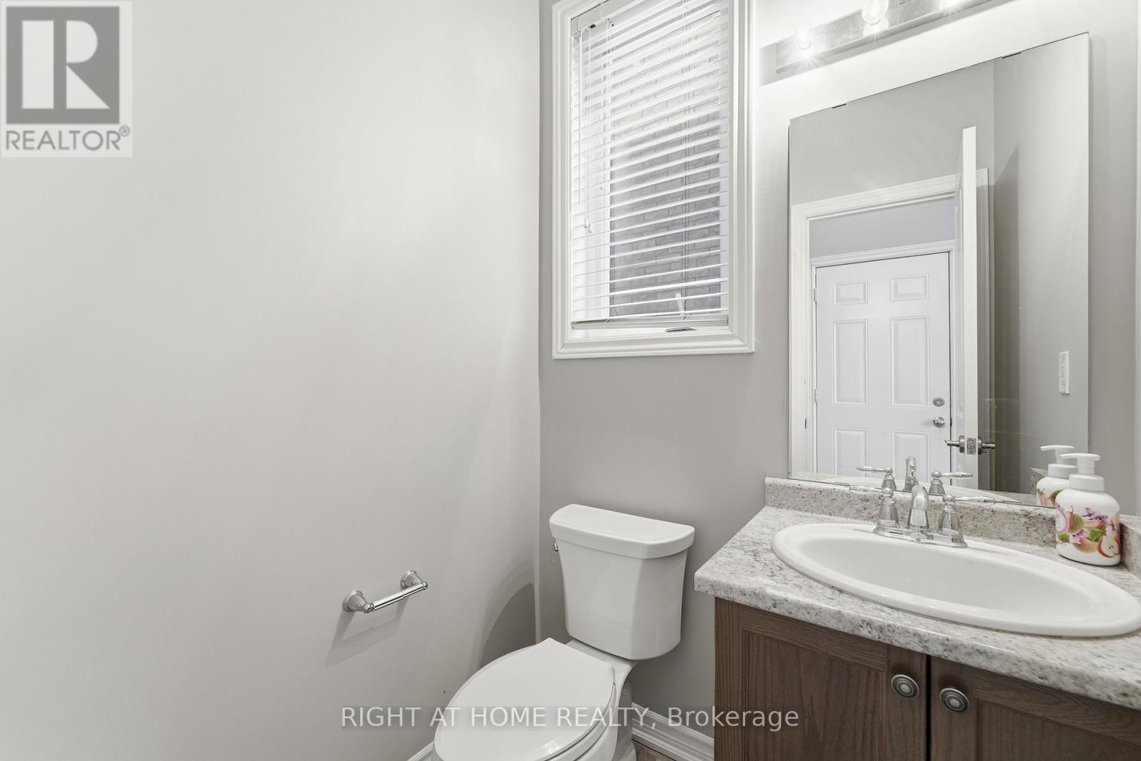68 THORNBUSH BOULEVARD - Photo 5 of 26, Brampton (Northwest Brampton), Ontario