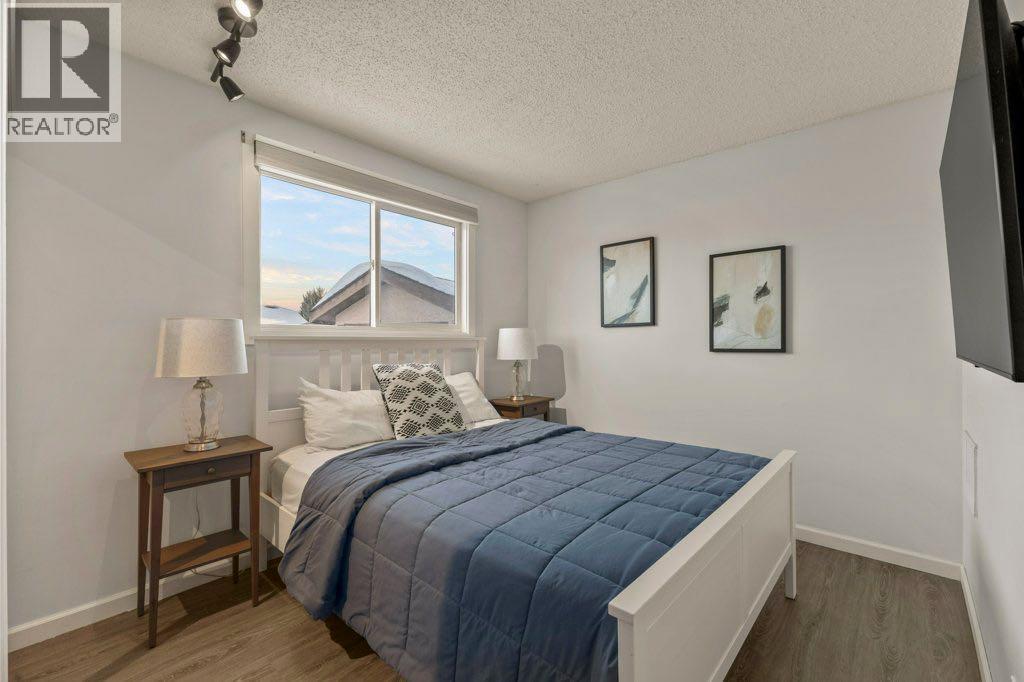 
          14 Sunnyside Place Southeast
            <br/>
            <span>Airdrie</span>
            , 
            <span>AB</span>
             <span>T4B1S4</span>
         - Photo 18