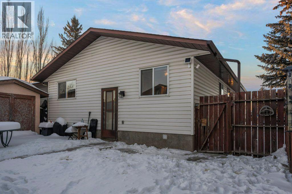 
          14 Sunnyside Place Southeast
            <br/>
            <span>Airdrie</span>
            , 
            <span>AB</span>
             <span>T4B1S4</span>
         - Photo 33