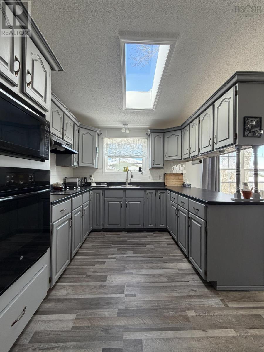 Property 11 of 32 of 18 Seventh Street