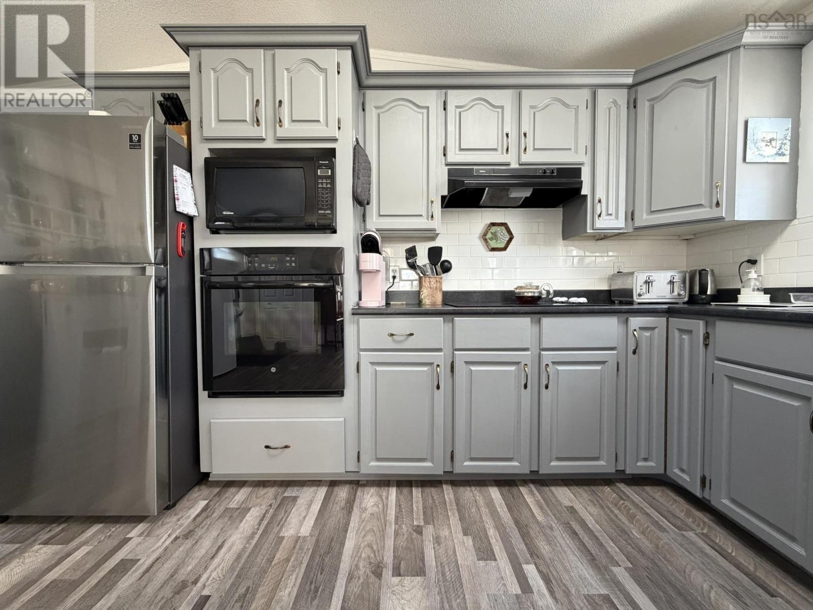 Property 14 of 32 of 18 Seventh Street