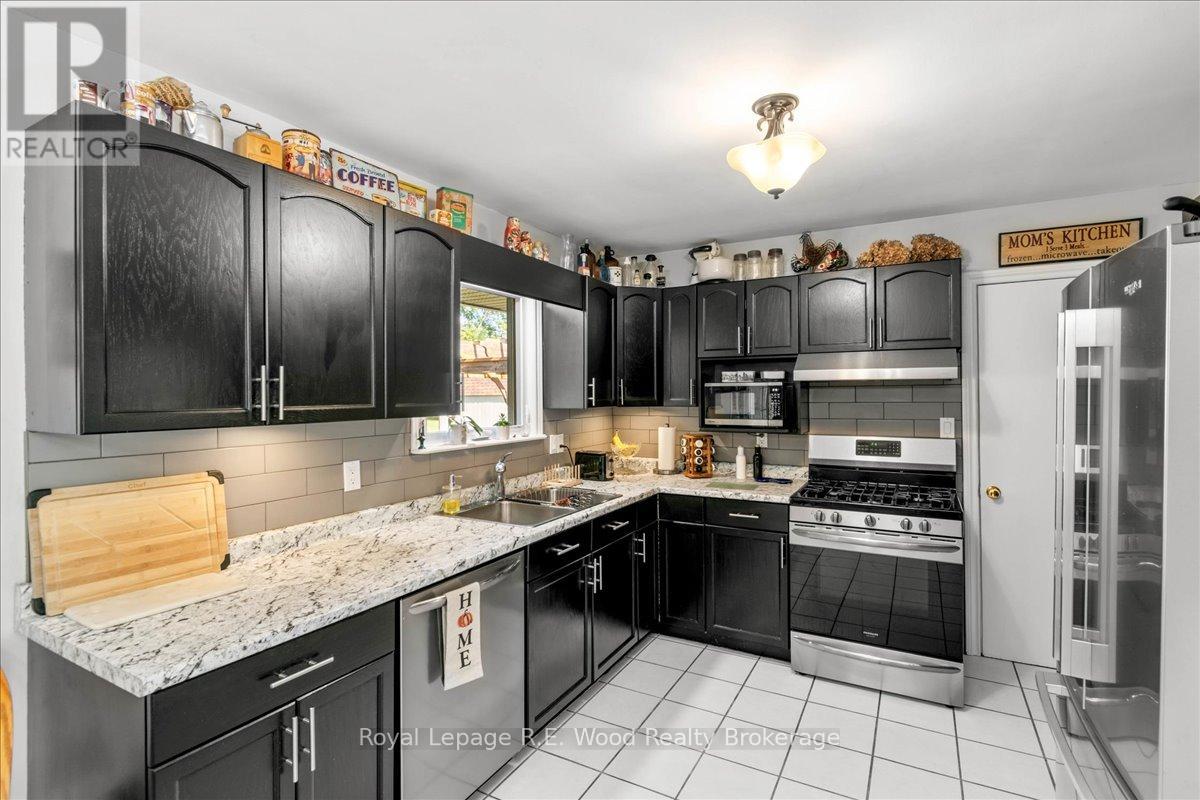 4-bedroom home for sale at 49 DEREHAM DRIVE, Tillsonburg ON · photo 21 of 48