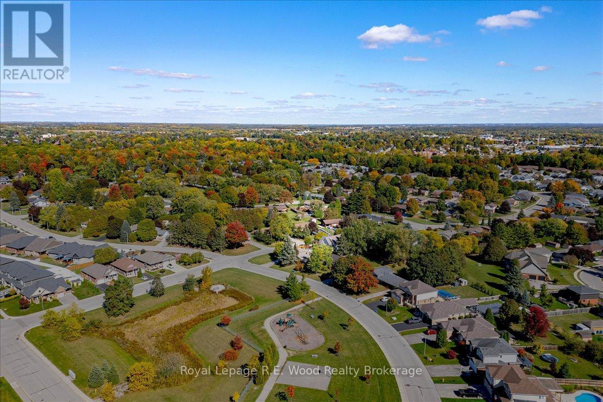 4-bedroom home for sale at 49 DEREHAM DRIVE, Tillsonburg ON · photo 45 of 48