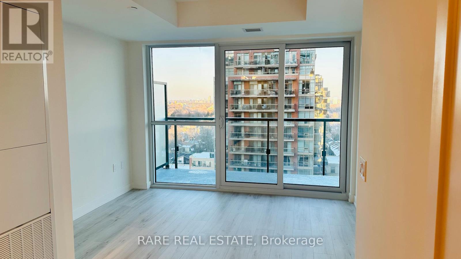 1105 - 120 BROADWAY AVENUE - Photo 5 of 12, Toronto (Mount Pleasant West), Ontario