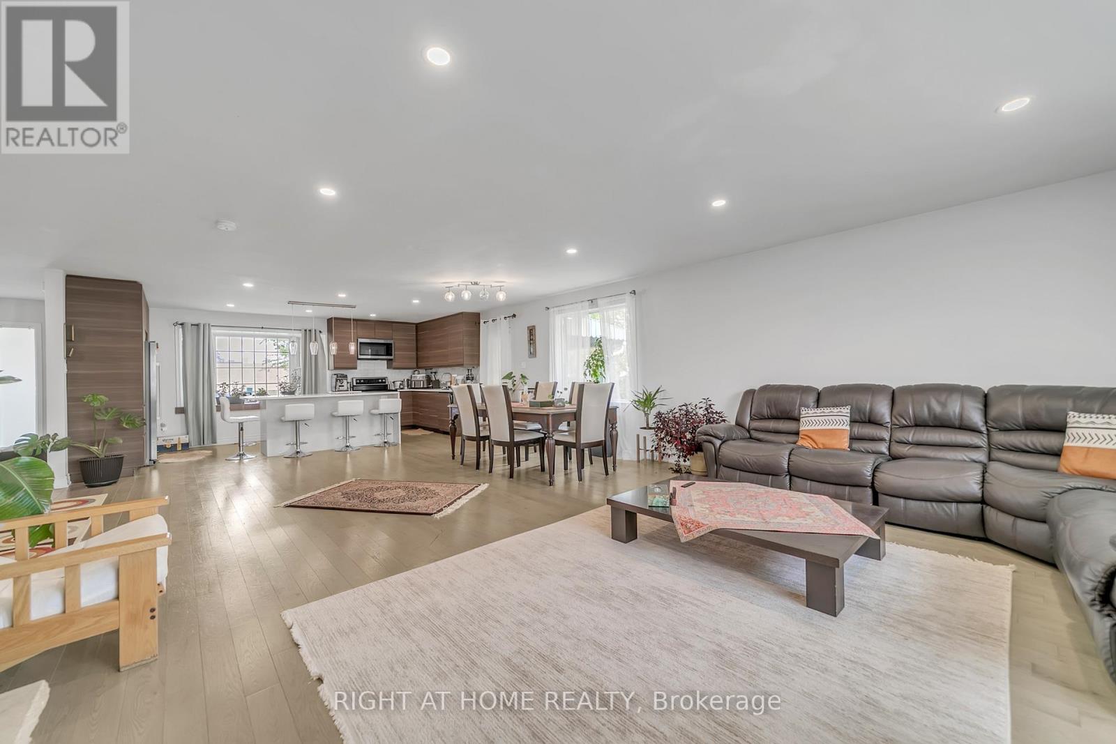 22 HAMILTON DRIVE - 23