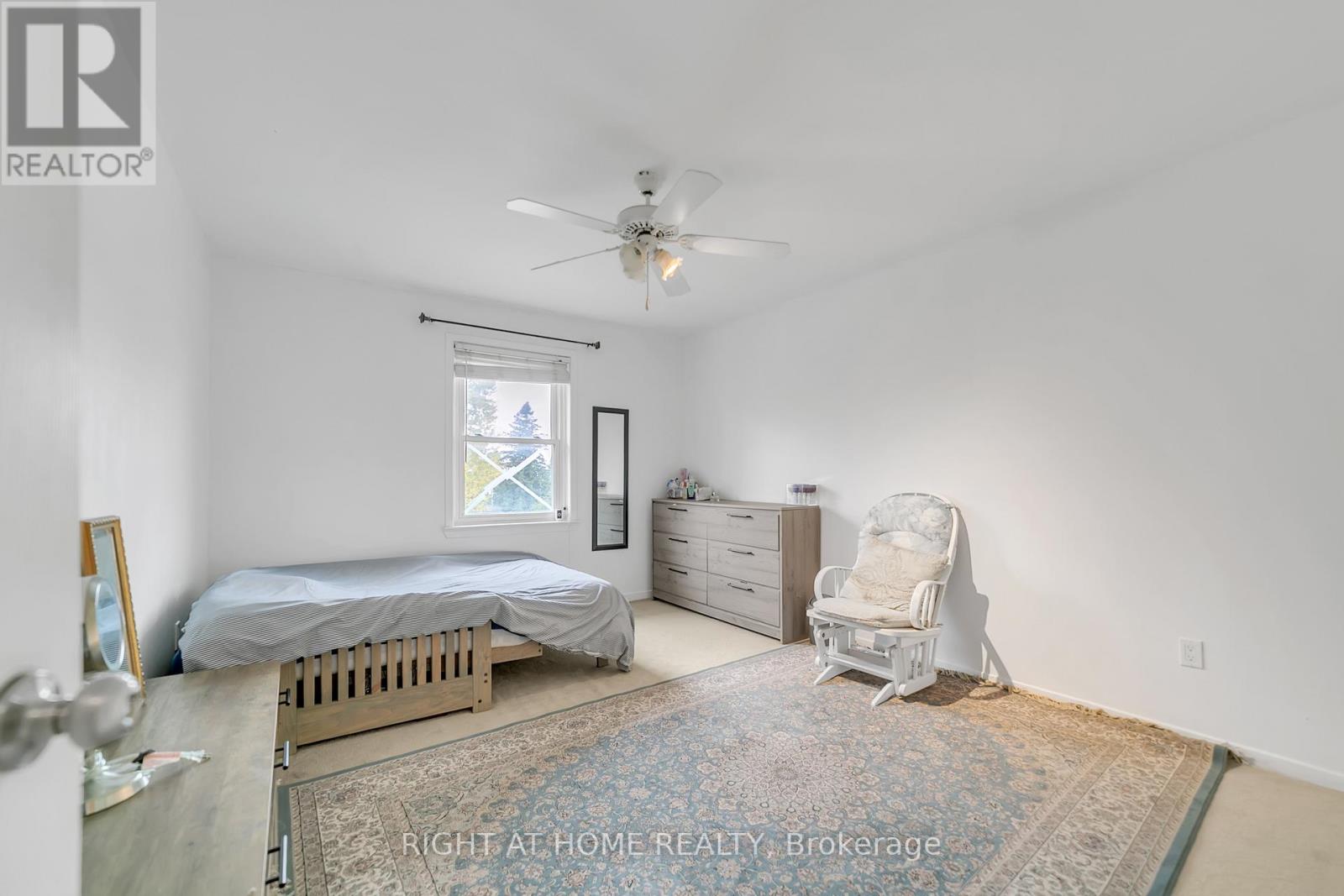 22 HAMILTON DRIVE - 27