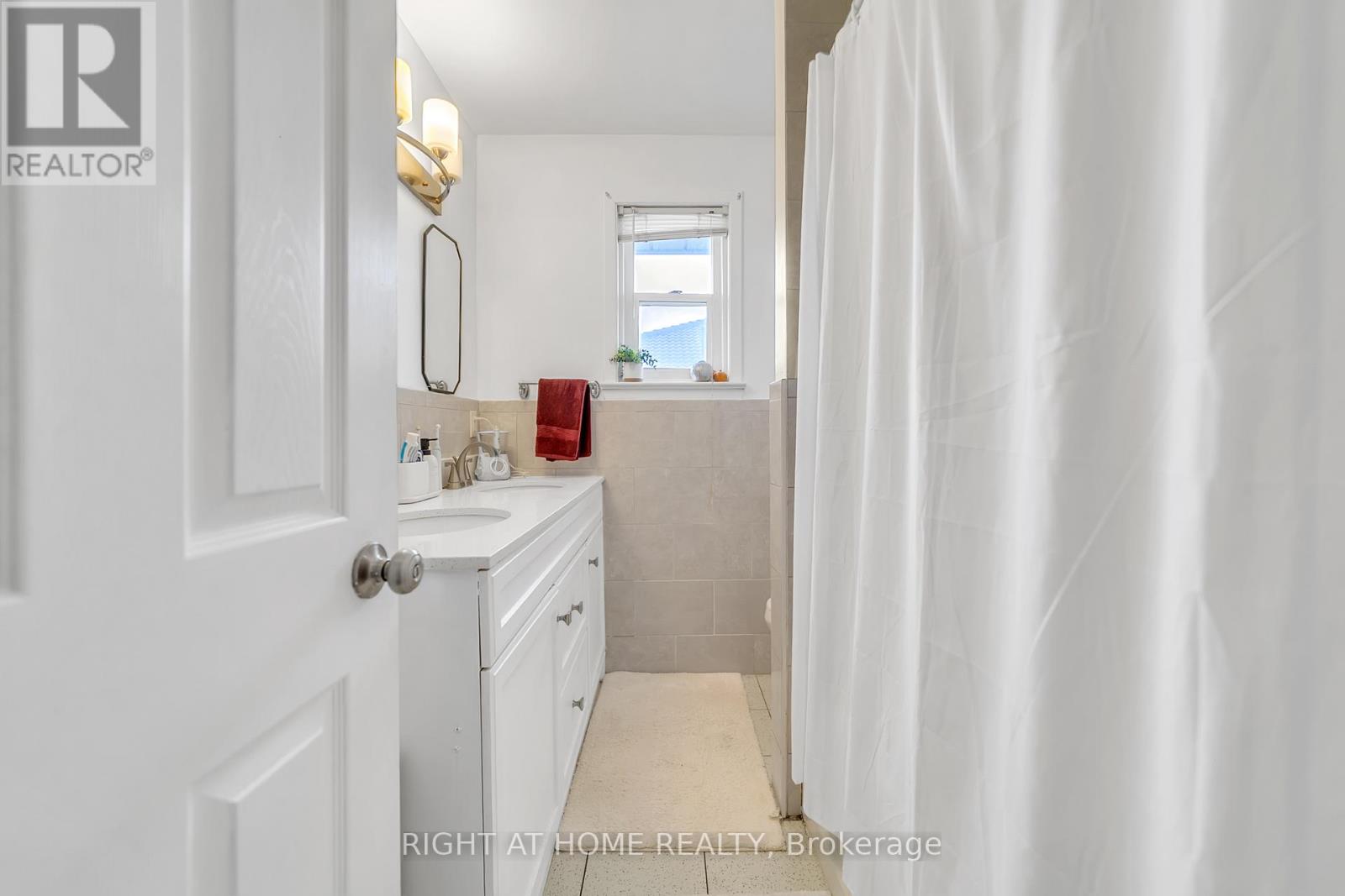 22 HAMILTON DRIVE - 30