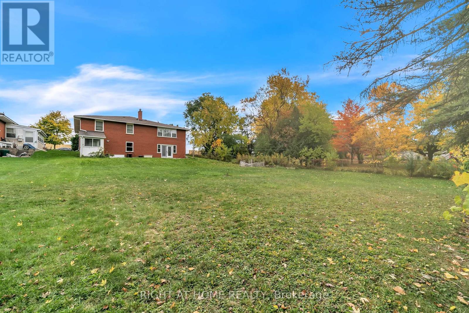 22 HAMILTON DRIVE - 37
